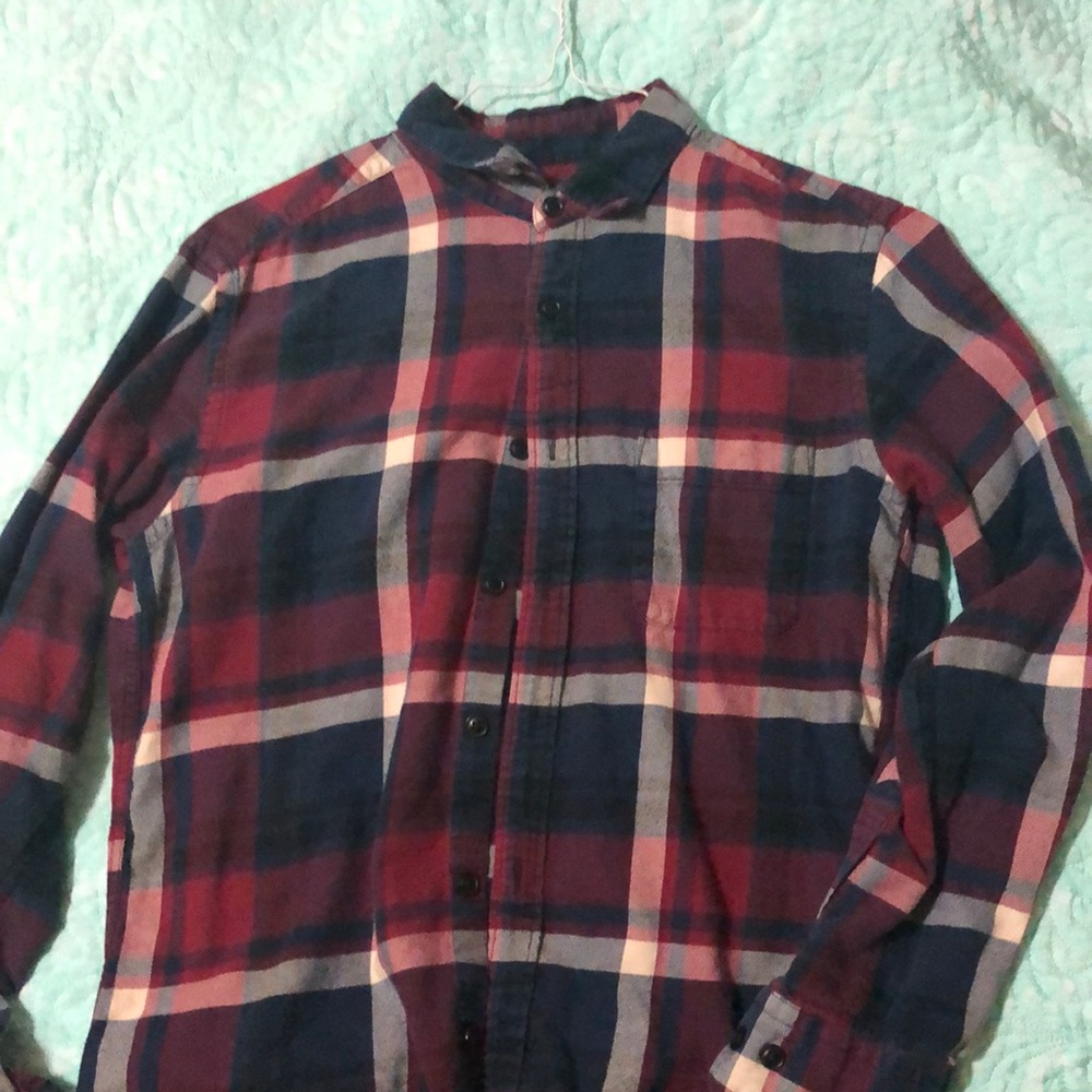 uniqlo button up